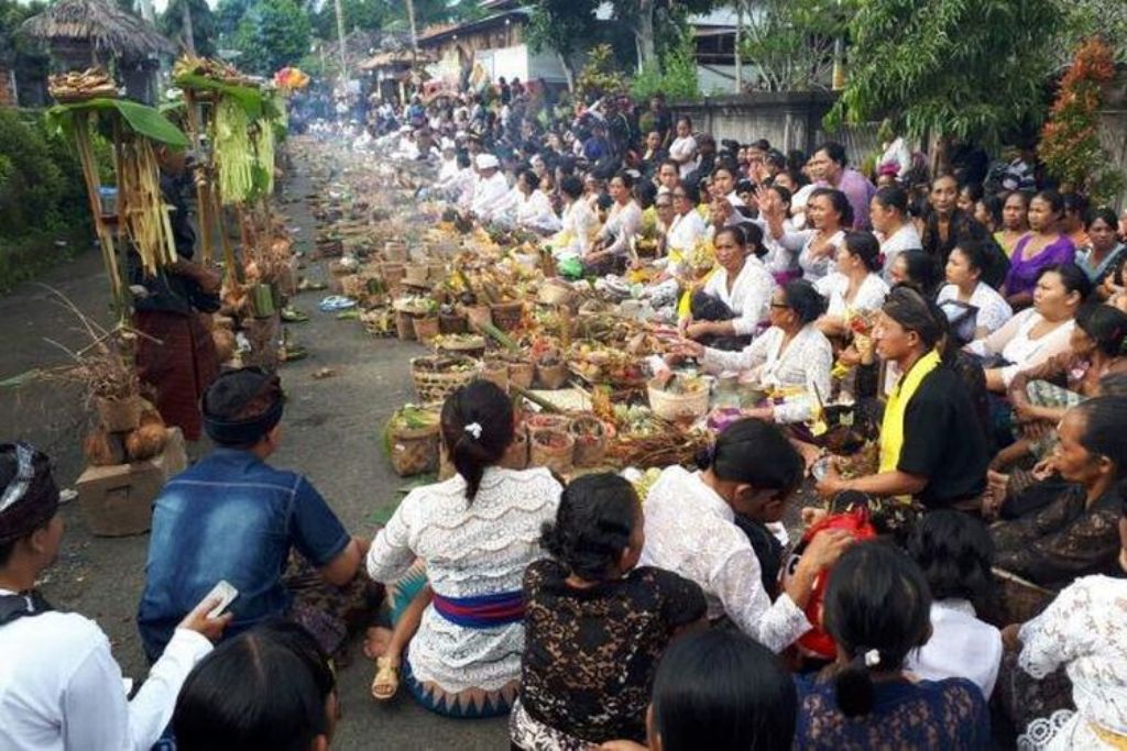 Ngaben unik di Desa Cempaga, Buleleng, Bali.