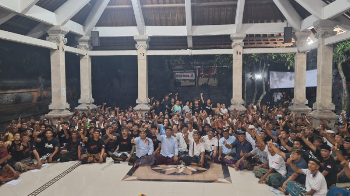 Ratusan masyarakat Desa Kediri nyatakan siap dukung Paslon Mulyadi-Ardika dalam Pilkada 2024.