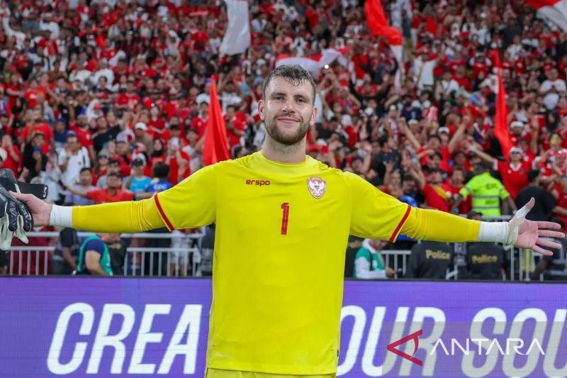 Kiper Timnas Indonesia, Maarten Paes
