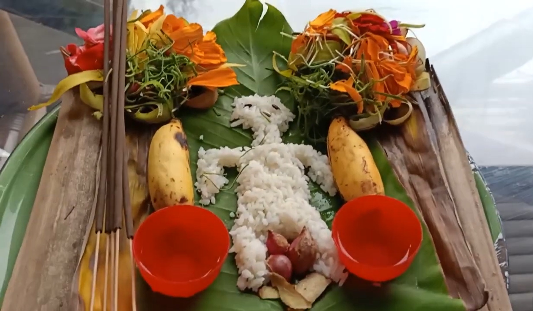 Nasi Wong-Wongan sebagai bagian dari ritual mesegeh yang merupakan simbol menetrasilir energi negatif