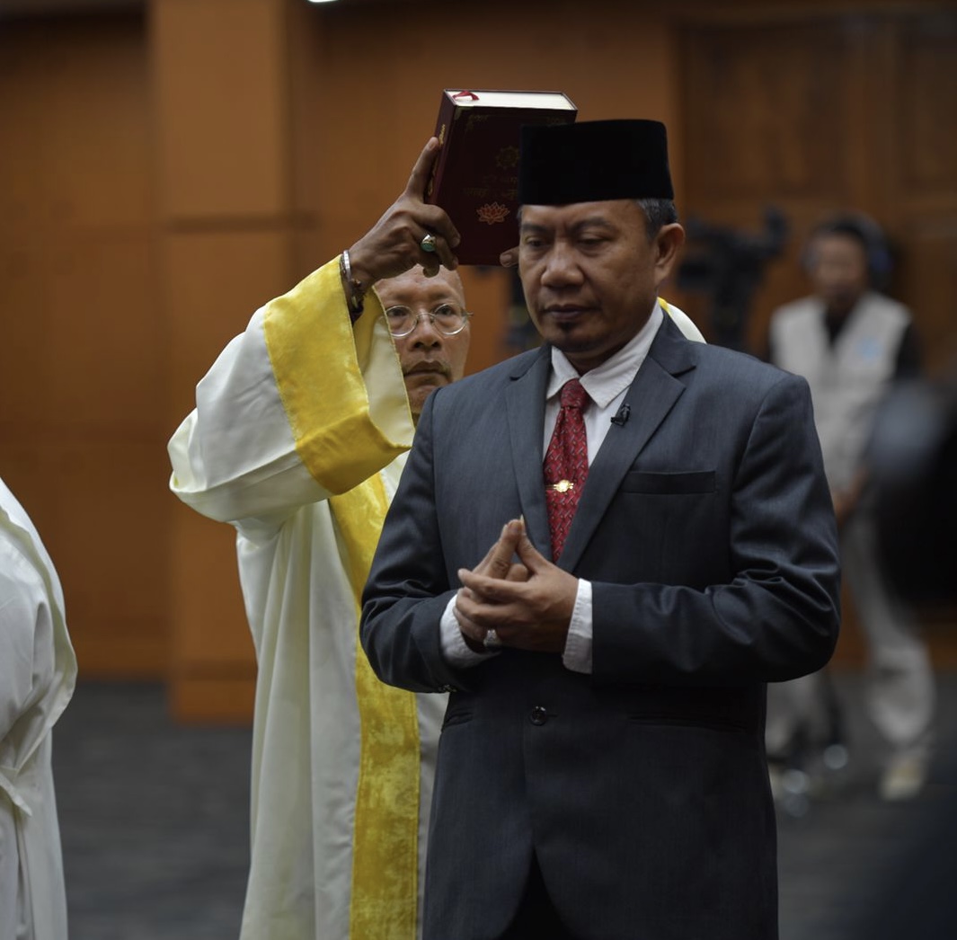 RESMI: Prof. Ir. I Ketut Sudarsana, S.T., Ph.D. resmi dilantik sebagai Rektor Universitas Udayana (Unud) untuk periode 2024-2028 di Graha Utama, Gedung Ki Hadjar Dewantara, Kemendikbud, Kamis (10/10)
