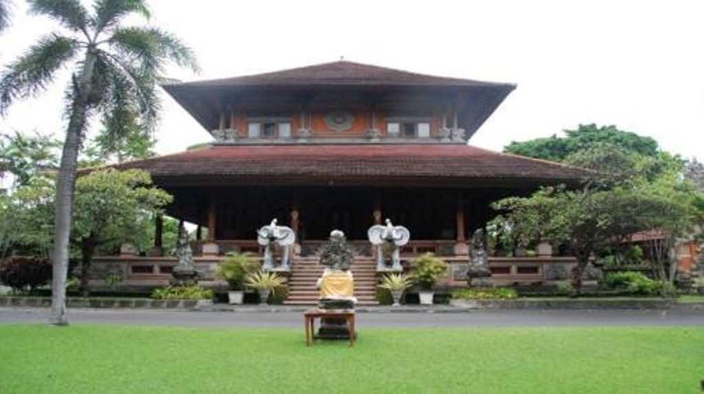 JAYASABHA: Jayasabha yang kini dikenal sebagai rumah jabatan Gubernur Bali merupakan saksi bisu sejarah Denpasar dan Perang Puputan Badung.