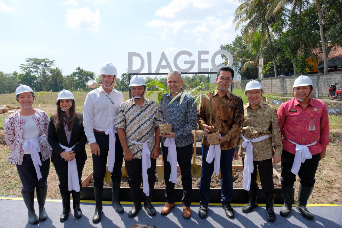 Peletakan batu pertama Pembangunan fasilitas baru Diageo di Desa Nyambu Kecamatan Kediri Kabupaten Tabanan Senin (14/10)