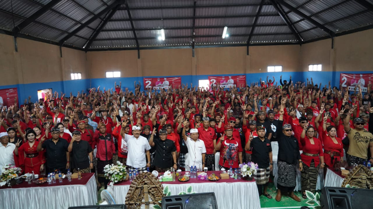 Kampanye terbuka tahap I paslon Gubernur Bali Nomor 2  Koster-Giri  dan Cabup Tabanan nomor 2 Sanjaya-Dirga di Batungsel Kecamatan Pupuan Tabanan, Sabtu (12/10)