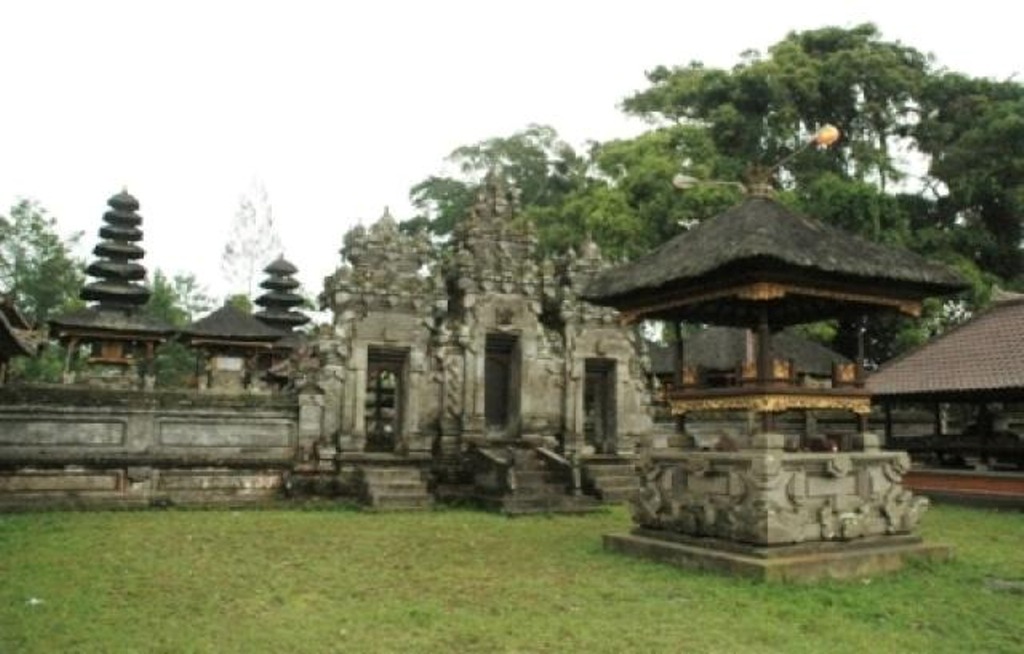 PURA PUCAK BON: Konon berawal dari bau harum Danghyang Dwijendra yang muncul saat melakukan pemujaan di tempat tersebut.