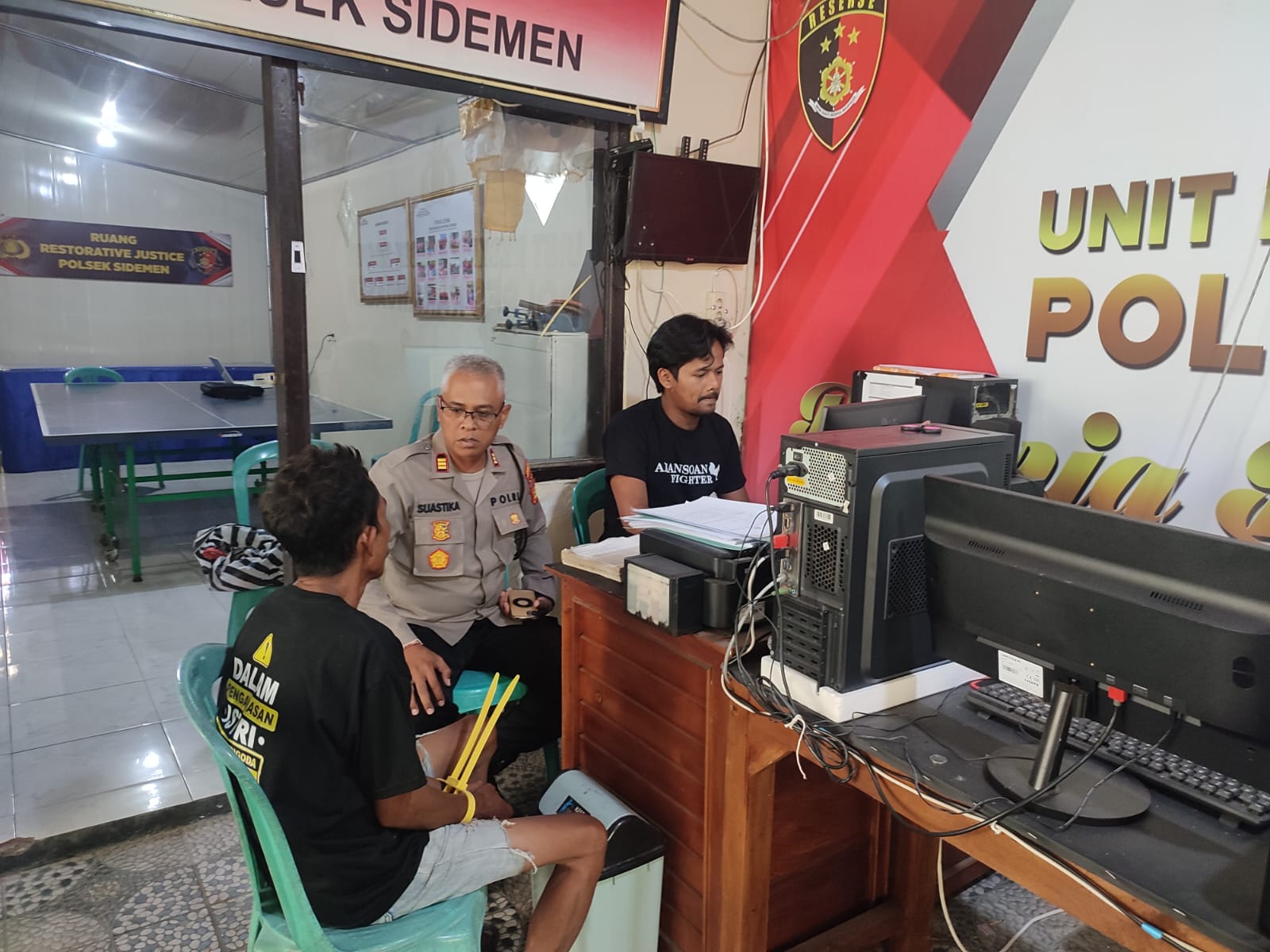 CURI EMAS: Buruh bangunan asal Lombok berinisial S ditangkap di Klungkung lantaran mencuri emas di tempatnya bekerja di Sidemen, Karangasem.