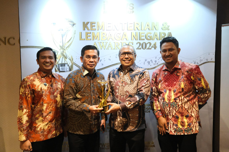 Kementerian ATR/BPN Terima Penghargaan Pelayanan dan Komunikasi Publik dari iNews TV