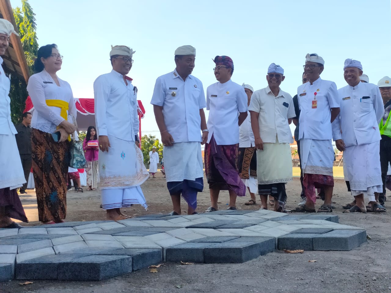 Paving yang akan dipasang untuk lintasan jogging track