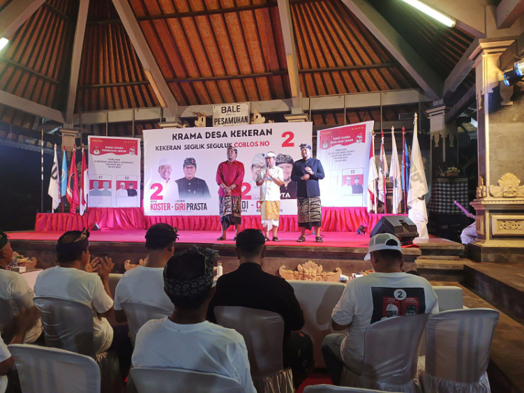 Paslon Adicipta yang didampingi Ketua Tim Pemenangan saat menghadiri kampanye di Desa Kekeran, Kecamatan Mengwi, Selasa (15/10).