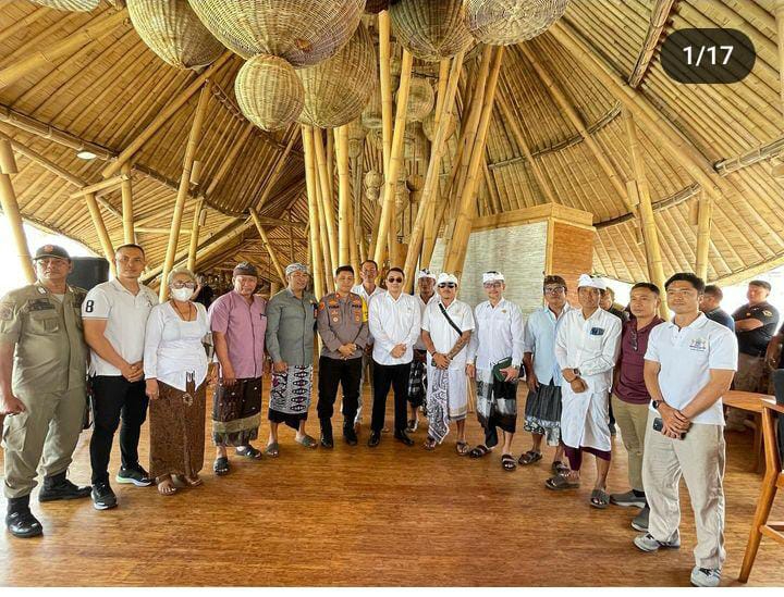 Arya Wedakarna menggelar pertemuan dengan manajemen Finns Beach Club dan krama adat Tegal Gundul