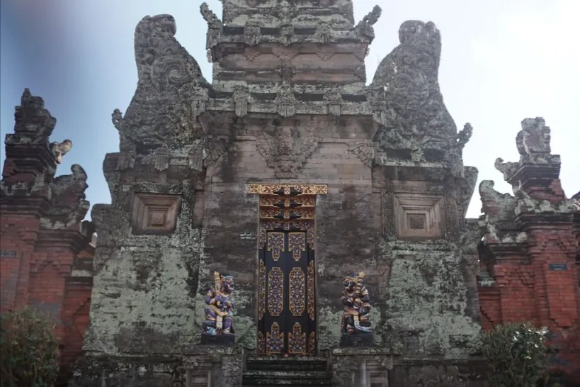 PURA: Salah satu pura di Desa Tonja, sebagai bukti sejarah perjalanan Raja Dalem Batu Ireng yang marah karena disebut tonya.