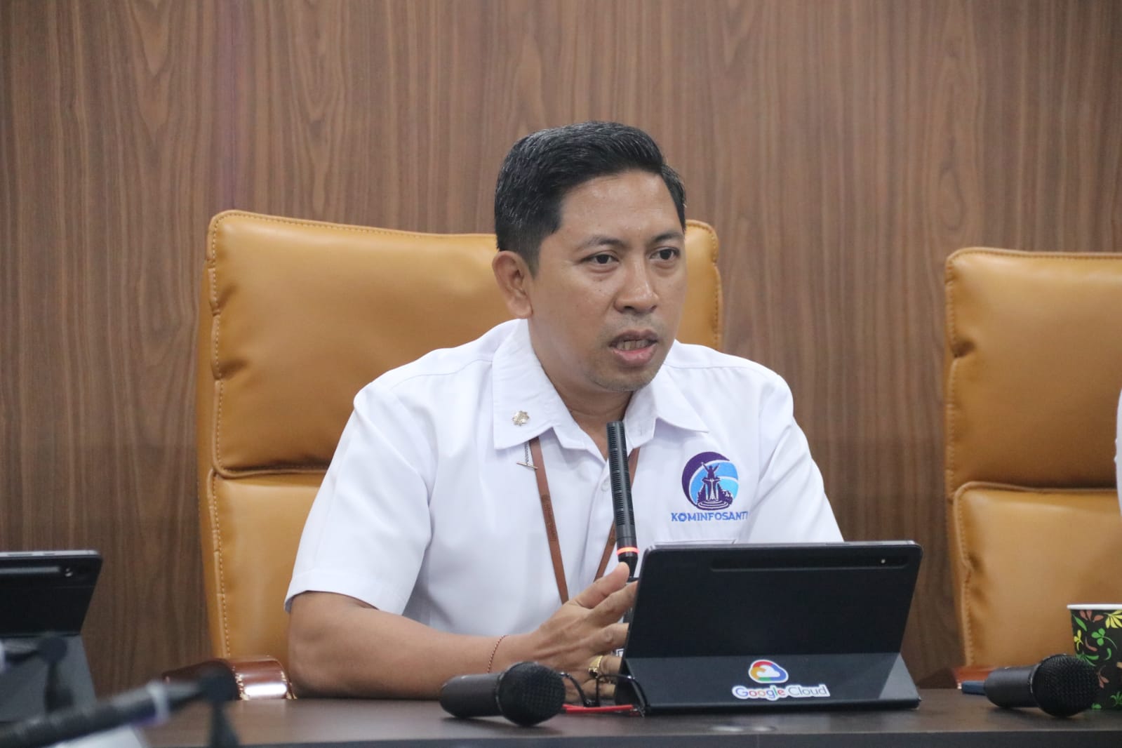 Kepala Dinas Kominfosanti Buleleng, Ketut Suwarmawan