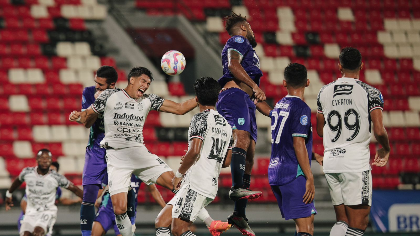 Elias Dolah dan Kadek Arel Priyatna kembali berduet di lini pertahanan Bali United saat melawan Persita Tangerang di pekan ke-8 Liga 1 2024/2025