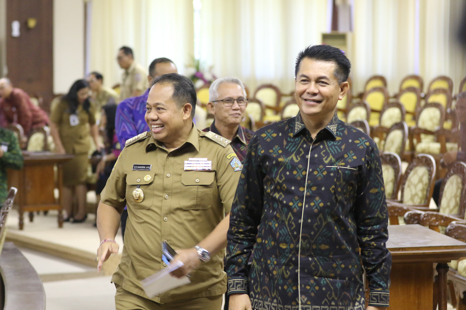 RAPAT PARIPURNA: DPRD Provinsi Bali menggelar Rapat Paripurna ke-1 Masa Persidangan I Tahun Sidang 2024/2025 yang berlangsung di Gedung DPRD Provinsi Bali, Senin (21/10).
