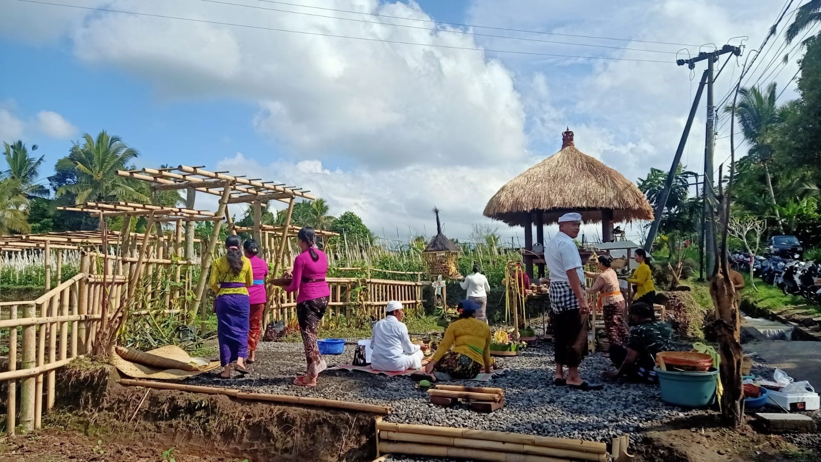 DESA SULANGAI: Desa Sulangai merupakan bagian dari Kecamatan Petang, Kabupaten Badung yang berawal dari kisah Raja Mengwi yang tersesat.