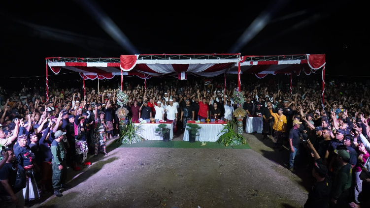 Warga Desa Sidatapa, Campaga, Tigawasa, Pedawa dan Banyusari Kecamatan Banjar Buleleng menyampaikan terimakasih kepada Wayan Koster, Giri Prasta, Nyoman Sutjidra dan Gede Supriatna