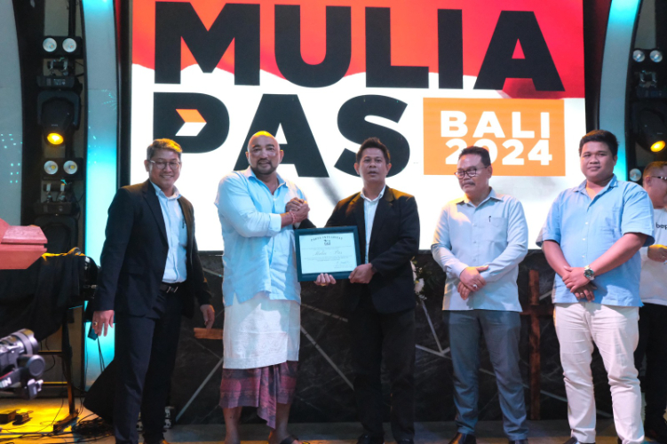 Sebanyak 200 paralegal yang tergabung dalam Legal Advokat Gadjah Agus Suradnyana (LAGAS) dan relawan Bersama Prabowo (BEPRO) mendeklarasikan dukungan di Denpasar, Selasa (22/10)
