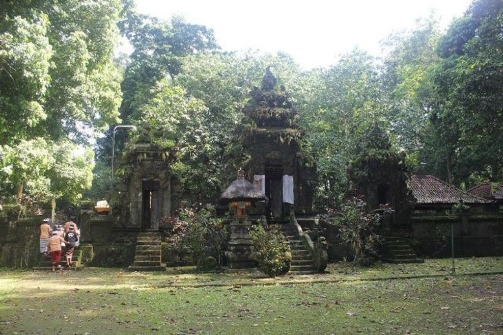 Tempat suci Hindu Bali, Pura Luhur Mekori di Banjar Pemudungan, Desa Belimbing, Kecamatan Pupuan, Tabanan
