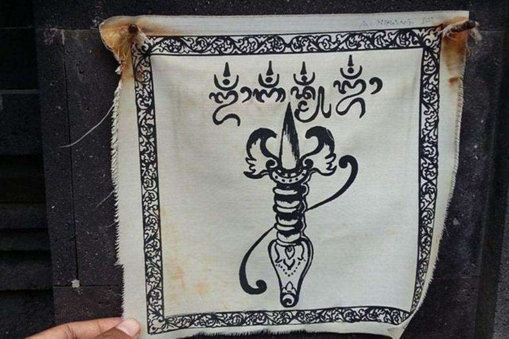 Ulap ulap bangunan Hindu Bali