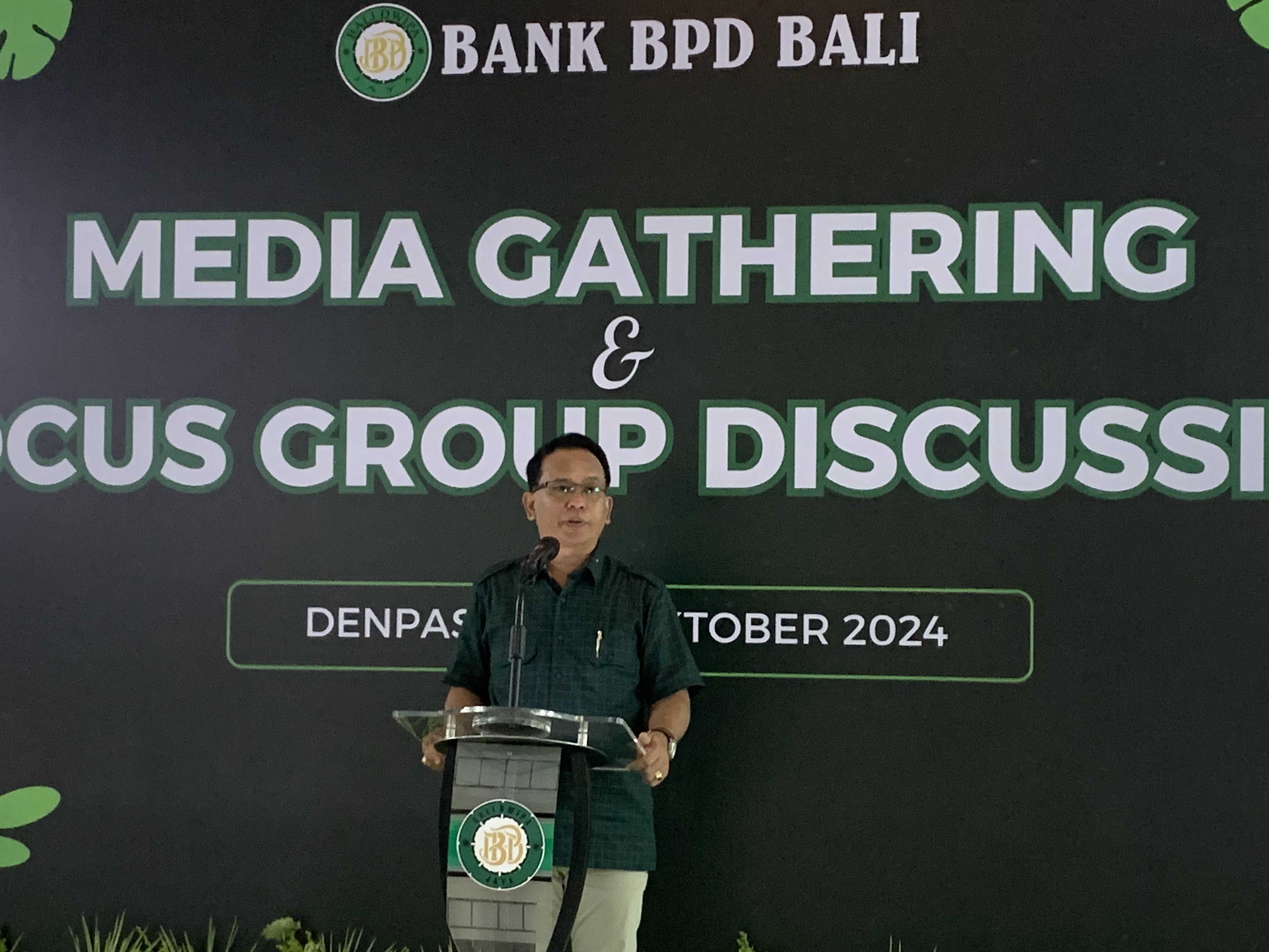 CAPAIAN: Dirut BPD Bali I Nyoman Sudharma saat menyampaikan capaian BPD Bali di Kantor BPD Bali, Rabu (30/10)