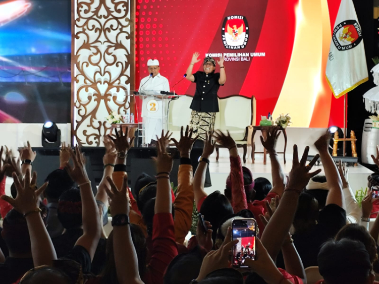 Debat perdana Pilgub Bali dengan tema "Memformulasi Pariwisata Bali Berkelanjutan
