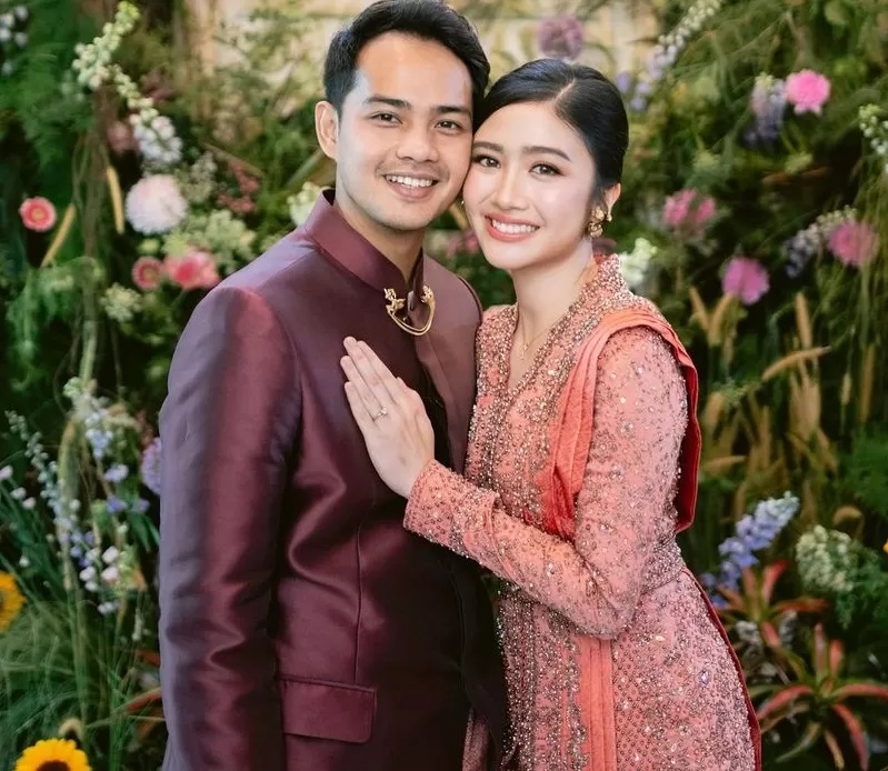Febby Rastanty dan Drajat Djumantara bertunangan (Instagram.com/@febbyrastanty)