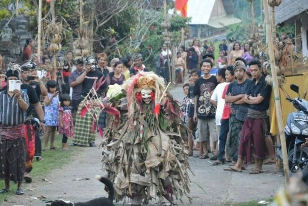 Tari Baris Memedi