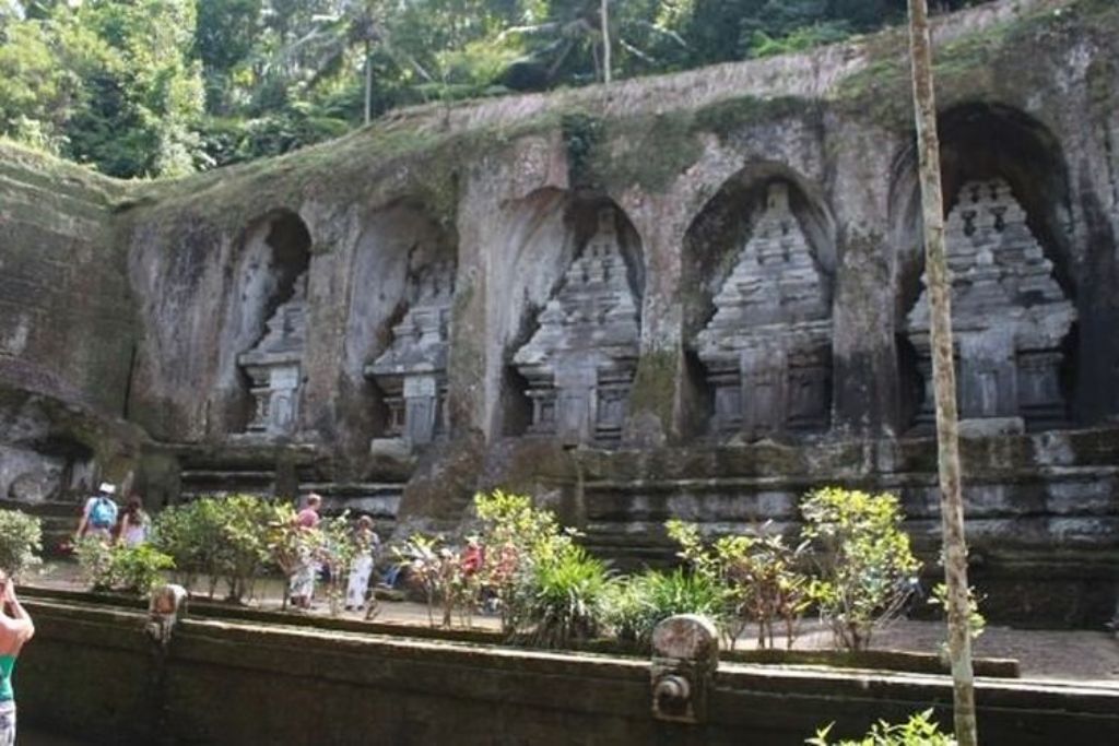 Pura Candi Gunung Kawi di Banjar Penaka, Tampaksiring, Gianyar, Bali
