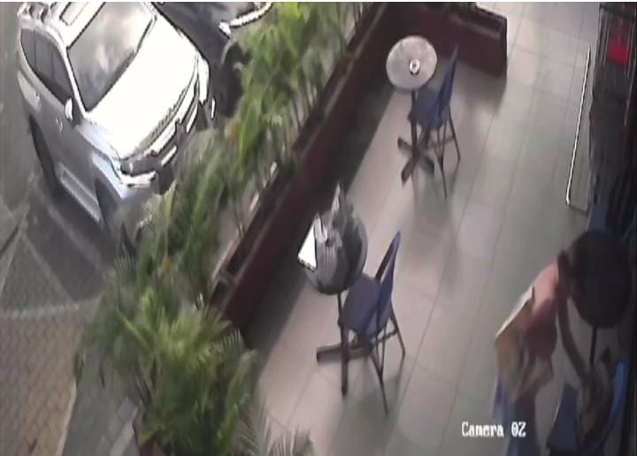 WNA terekam CCTV curi dua tas berisi laptop di Tibubeneng