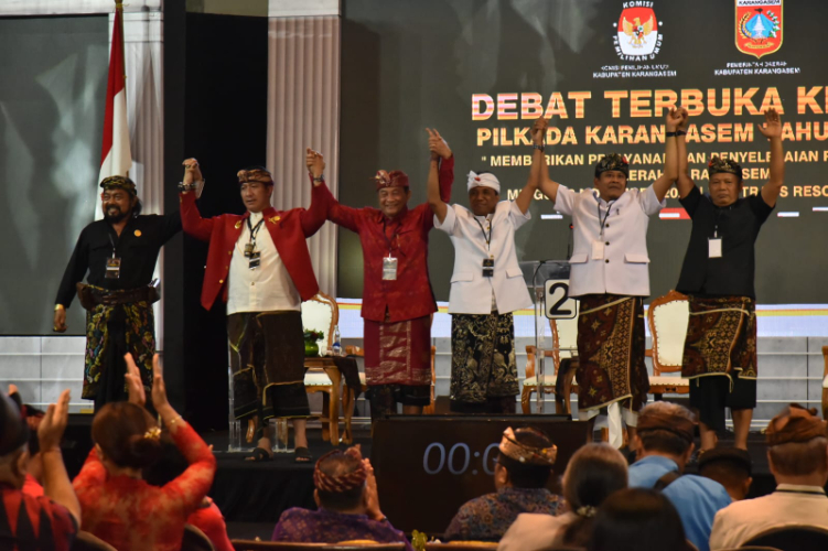 DEBAT: Paslon Dana-Swadi mengikuti debat kedua, pada Minggu (3/11).