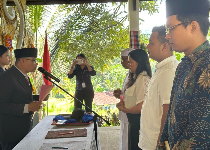 DILANTIK : Pelantikan PTPS oleh Bawaslu Klungkung.