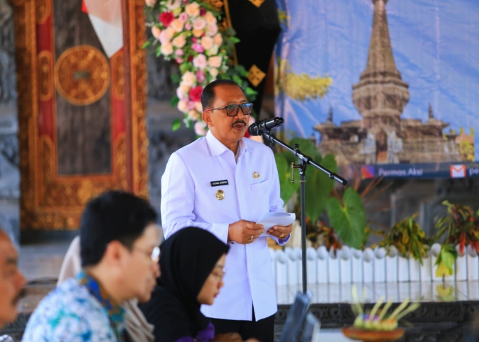 MONITOR : Pj Bupati Klungkung I Nyoman Jendrika saat menghadiri monitoring oleh KPK RI.