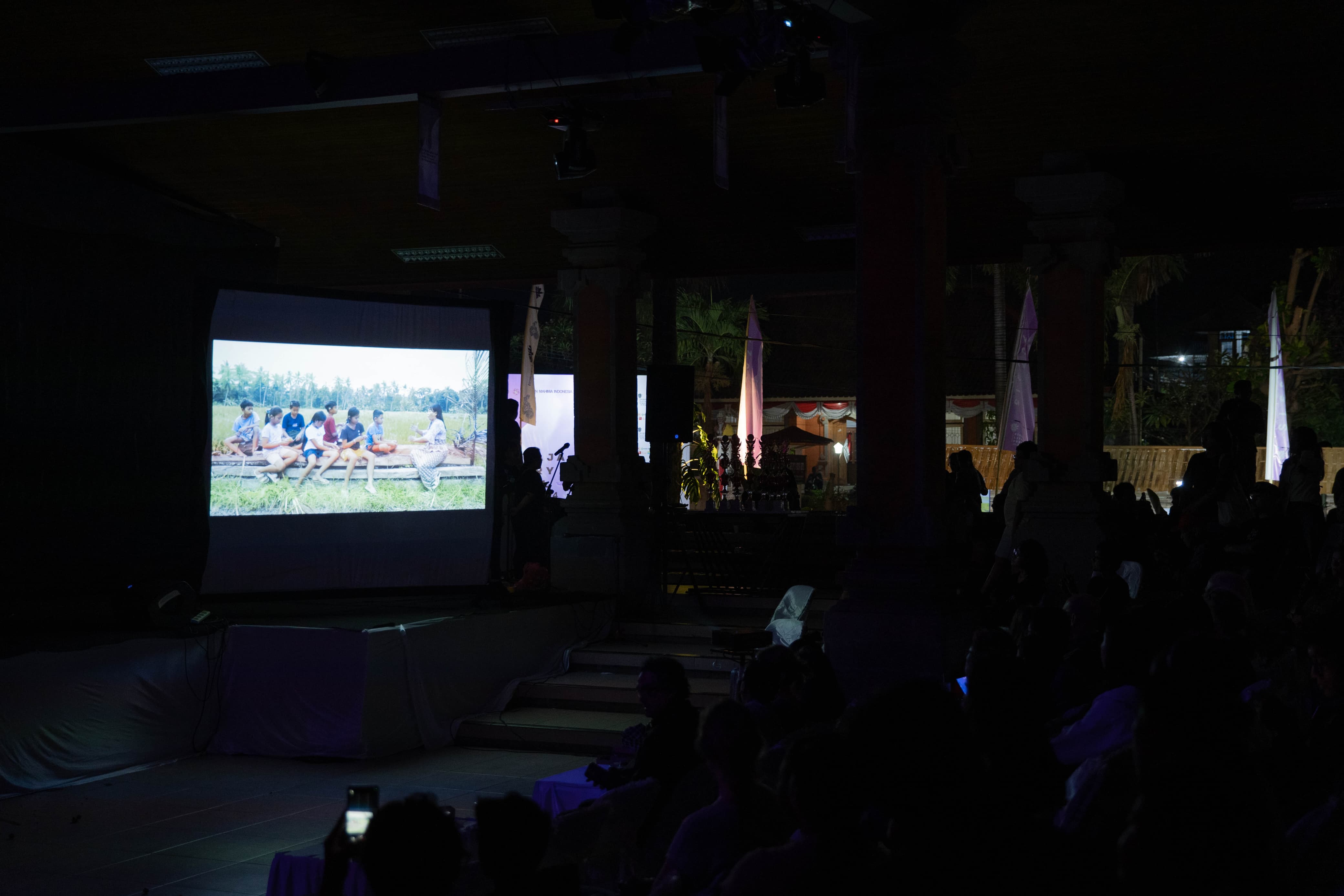 Screening film yang berjudul Swaswi produksi Yayasan Mahima Indonesia di Singaraja Literary Festifal 2024.