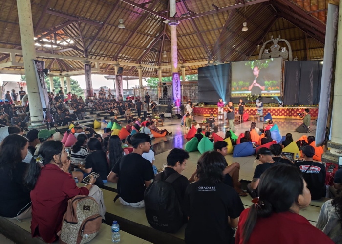 ASPIRASI: Generasi milenial dan gen z mengikuti Diskusi Memikat (Sikat) di Balai Budaya Klungkung, Minggu 10 November 2024.