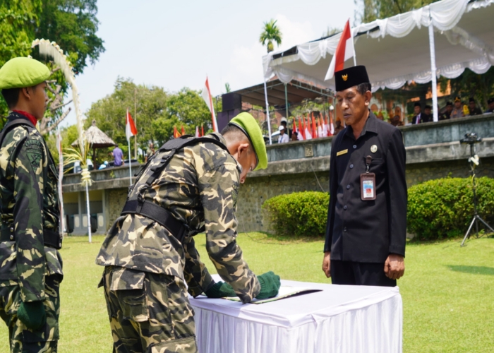 KIRAB PATAKA : Serah terima kirab Pataka I Gusti Ngurah Rai di Kabupaten Jembrana, Senin (11/11/2024).