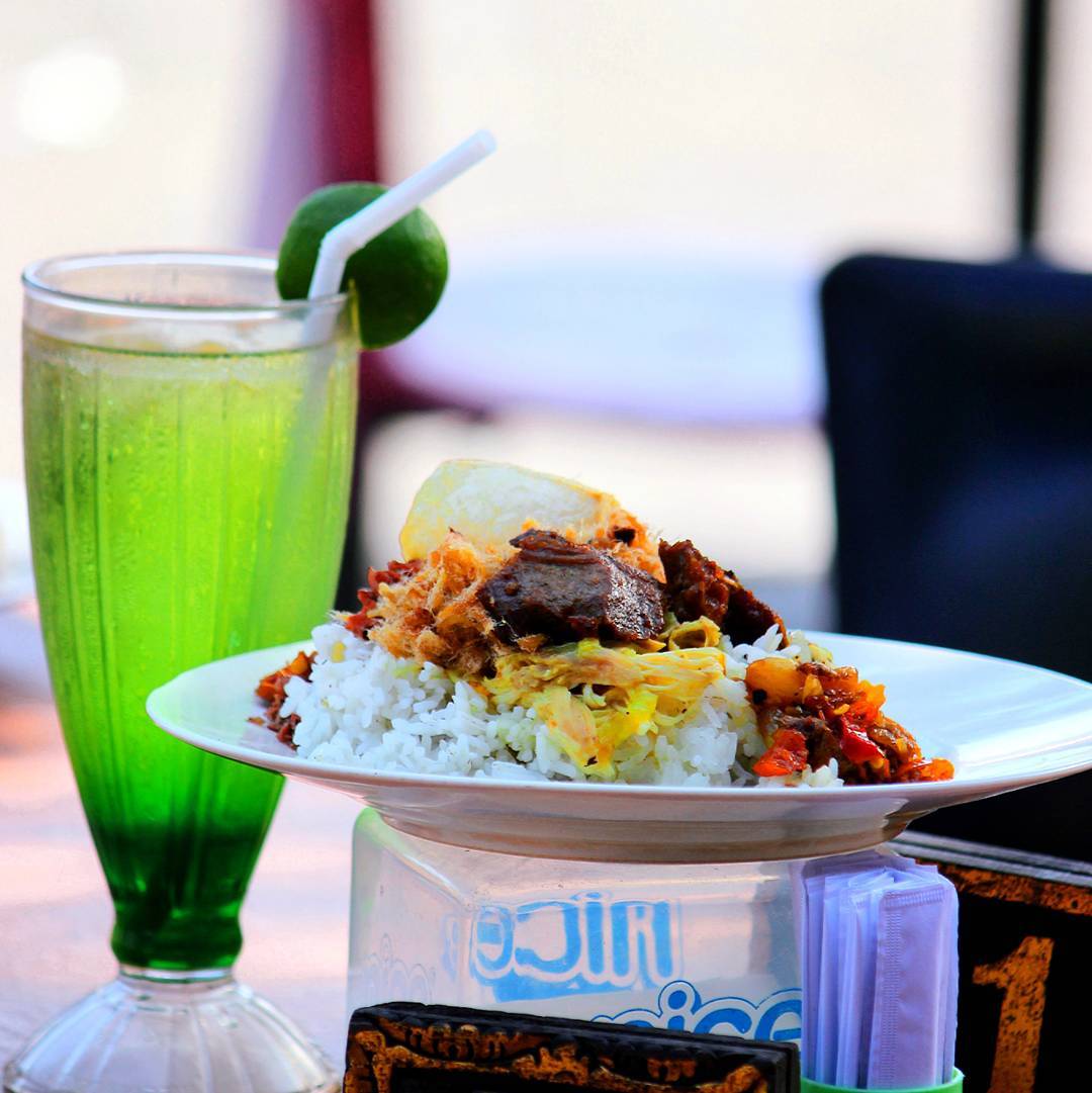Warung nasi Men Tinggen