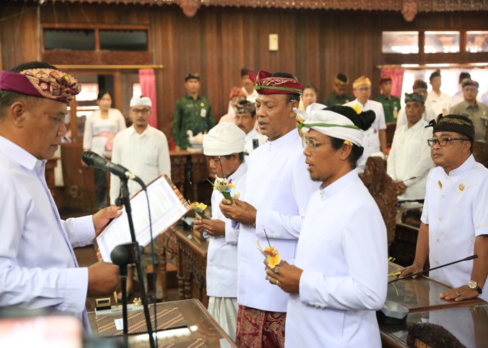 DILANTIK : Pelantikan PAW anggota DPRD Klungkung, Senin (11/11/2024).