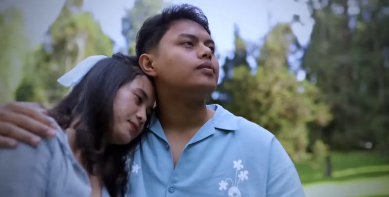 Made Ada Mahardika penyanyi pendatang baru dengan lagu Adi Sekadi Rejeki