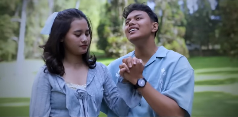 Made Ada penyanyi pendatang baru dengan lagunya Adi Sekadi Rejeki