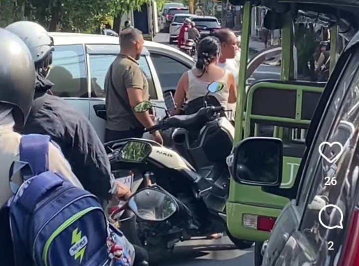 Warga lokal dan bule terlibat cekcok di jalanan Ubud