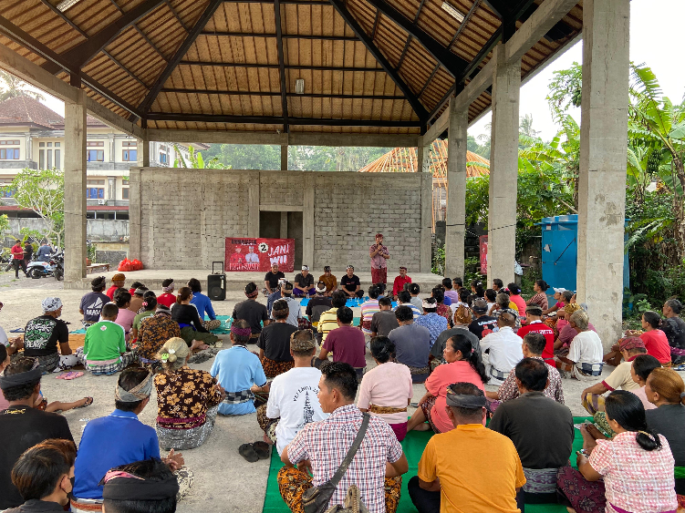 Paslon Dana-Swadi melakukan kampanye di Banjar Dinas Abang Kelod, Desa Abang, Kecamatan Abang, Karangasem.