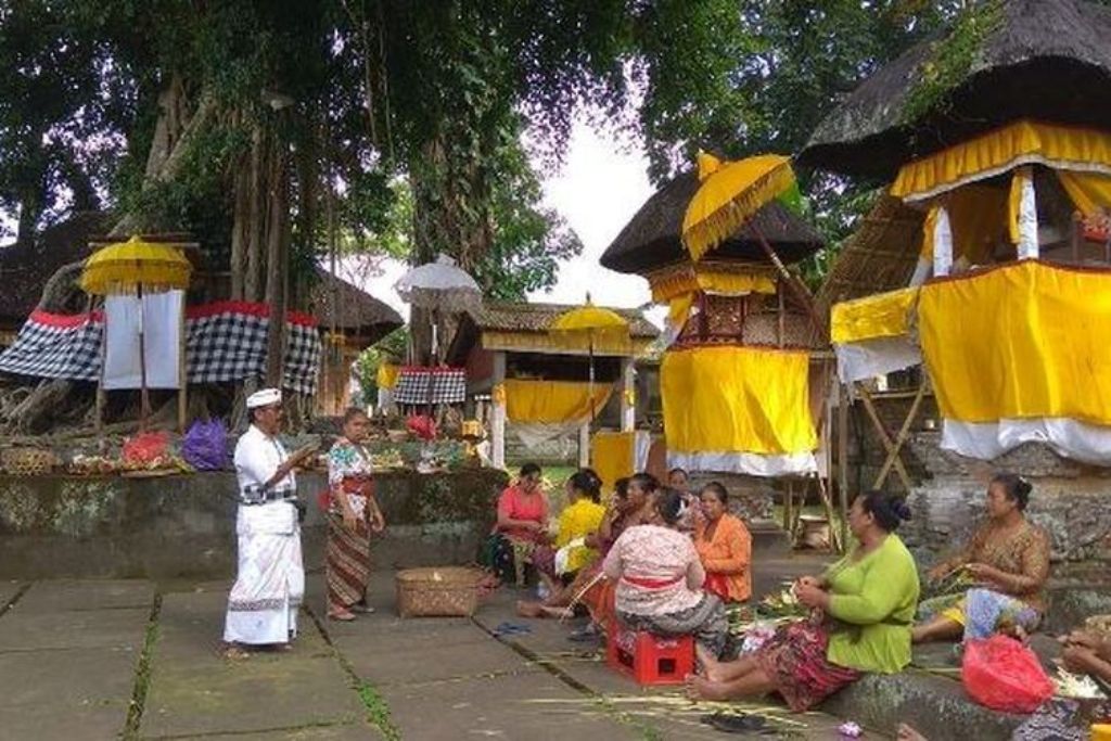 Pura Batan Bingin, yang terletak di Desa Pejeng Kawan, Tampaksiring, Gianyar, Bali, bukan hanya dikenal sebagai tempat suci Hindu Bali