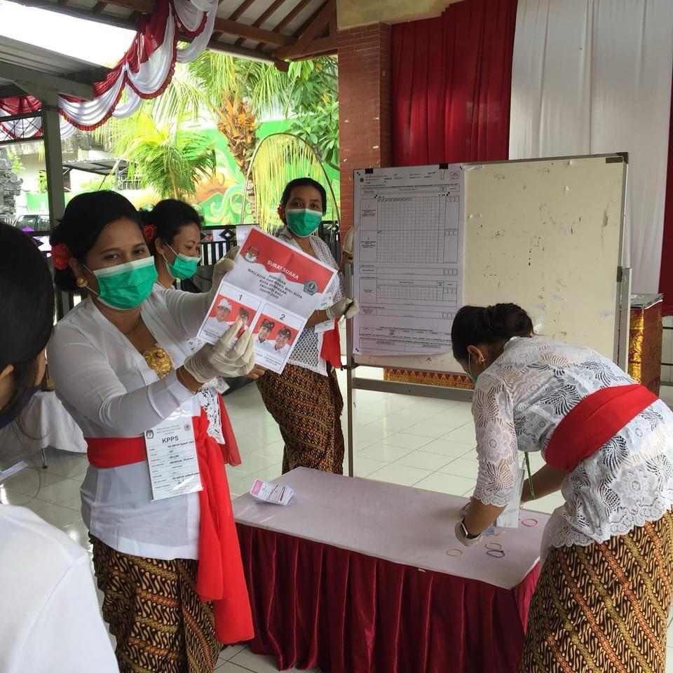 Pelaksanan Pilkada di Banjar Kertasari, Kelurahan Panjer pada saat pandemi yang melibatkan perempuan. Kali ini, di Pilkada 2024 juga melibatkan perempuan khususnya Gen Z