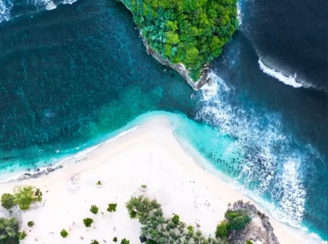 TANJUNG PENYU: Pantai Tanjung Penyu Sitiarjo Sumawe Malang Selatan, tak kalah dengan destinasi Pulau Penyu di Bali. Dengan harga tiket yang murah banget