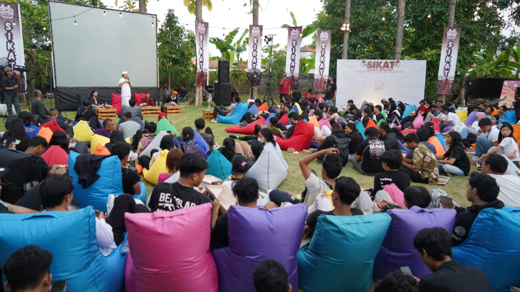 SOLUSI: Cagub Bali nomor 2 Wayan Koster dan Cawabup Buleleng nomor 2 Gede Supriatna hadiri SIKAT di Buleleng, Minggu (17/11)