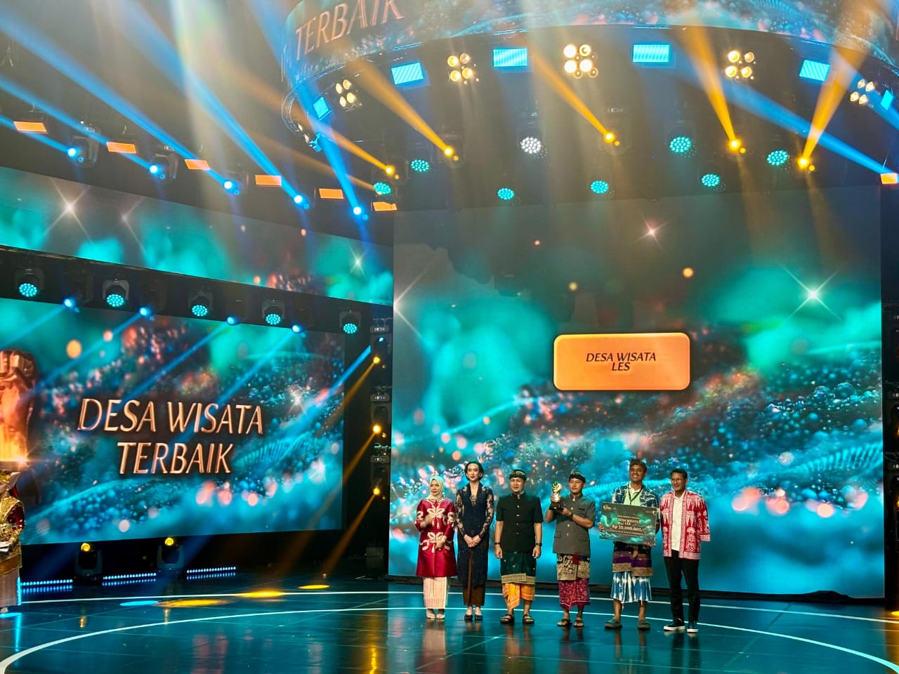 Penganugerahan Desa Wisata Terbaik tahun 2024 kepada Desa Les, Kecamatan Tejakula, Buleleng.