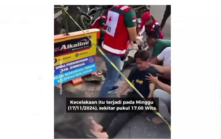 Viral di media sosial seorang penonton road race di Jembrana Bali tertabrak pembalap