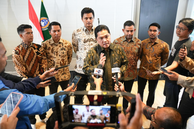 Heru Komarudin, Sofa Sofyan, Anggara Wicitra, Sayed Muhamad, Djohanes  Erick Tohir - Ketum PSSI