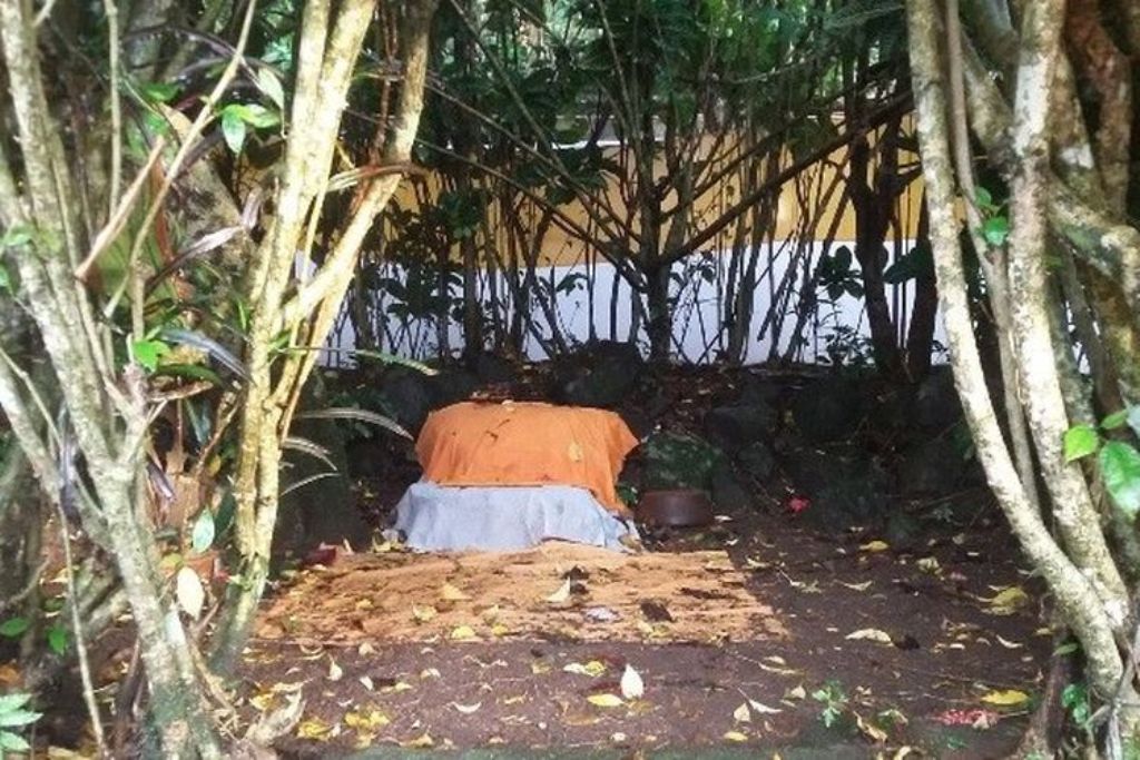 Pura Batur di Desa Pakraman Galiukir, Kecamatan Pupuan, Tabanan, menyimpan kisah unik dan penuh misteri