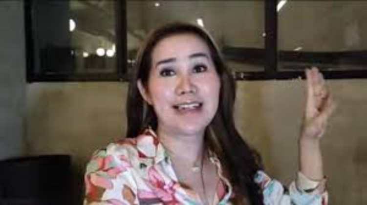 Selebgram Isa Zega dihujat usai posting video umrah pakai Hijab